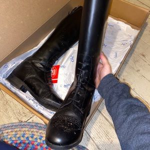 Equestrian riding boots